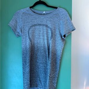 lululemon athletica Heathered Grey Short Sleeve Tee